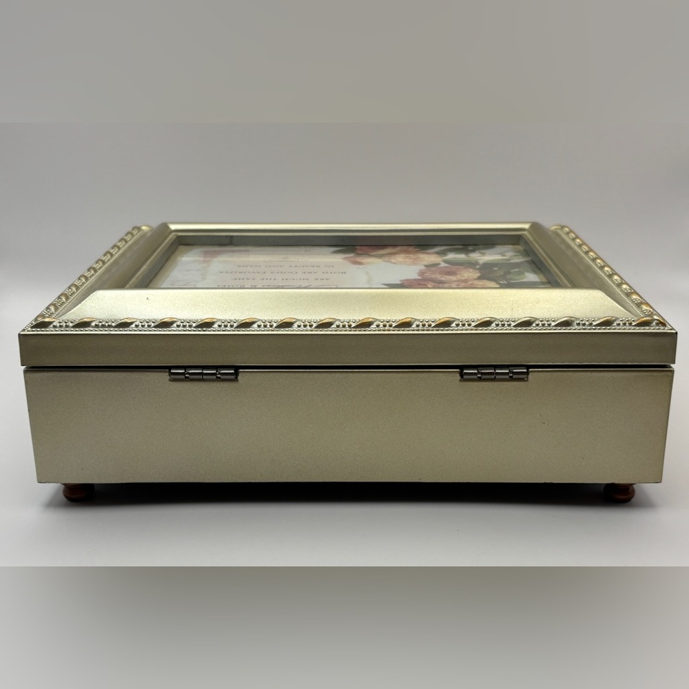 Beautiful Mother-themed Jewelry/Music Box with Swappable Picture Frame - Picture 8 of 13